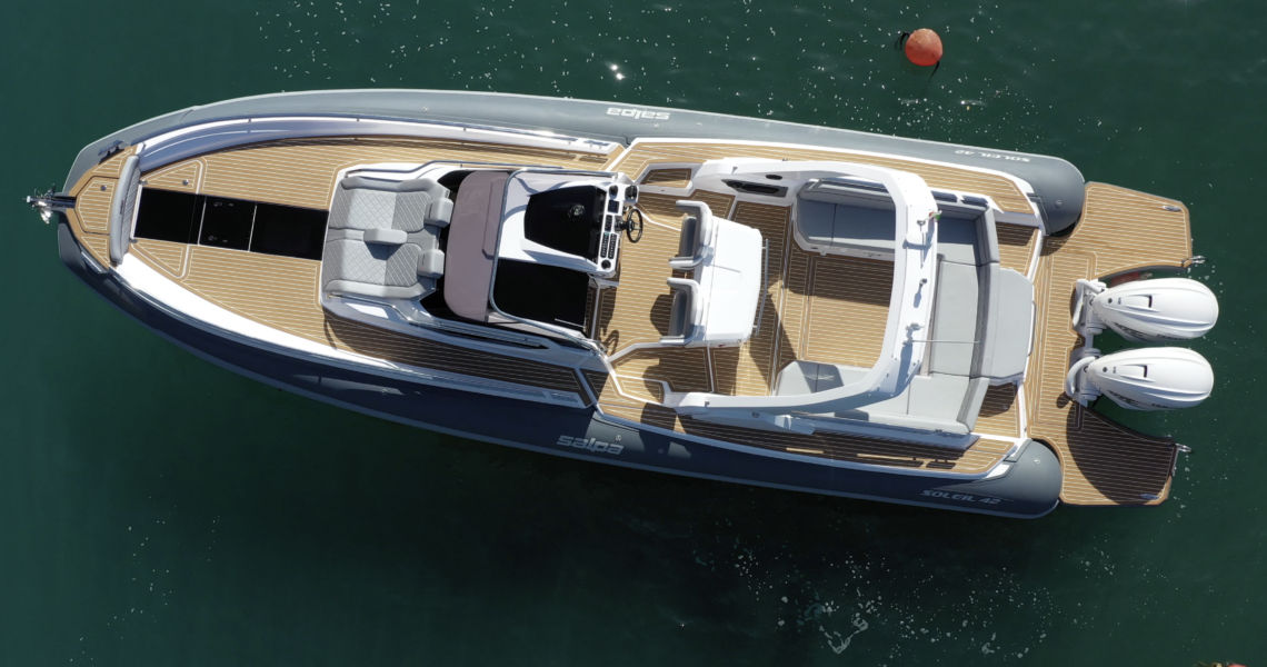 /home/semirij/www/wp-content/uploads/2026/01/Bateaux-pneumatique-SALPA-Soleil-3.png